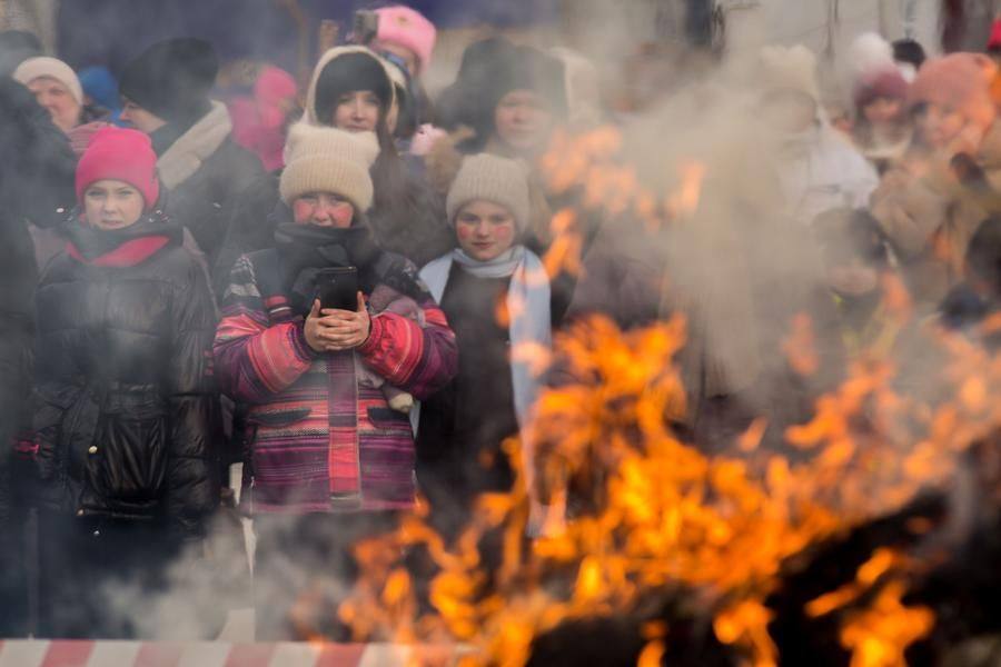 If you make a wish while watching the Winter Farewell bonfire, it’s sure to come true