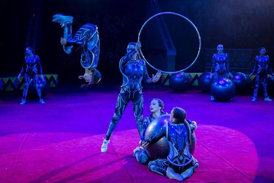 Powerful acrobatic jumps gradually grow more complex