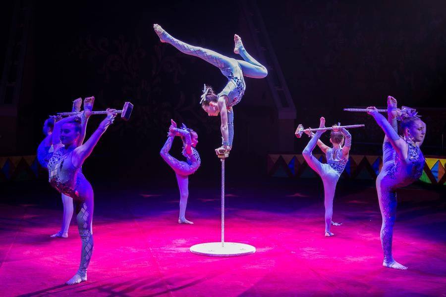 The “Crystals” act was presented by the “Circle of Hope” folk circus from Angarsk