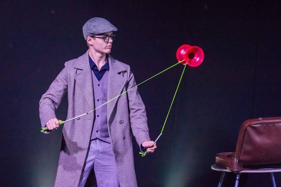 Next, the same Krasnoyarsk studio “Up” presents a diabolo act