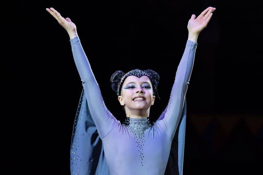 Now it’s time to accept the audience’s non‑stop applause