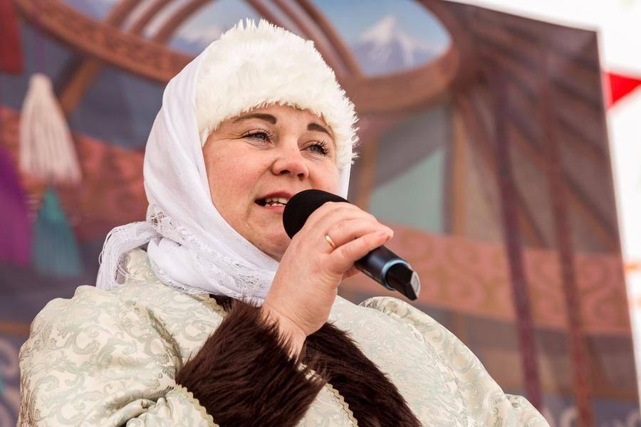 The second part of the concert features many Russian and Belarusian songs