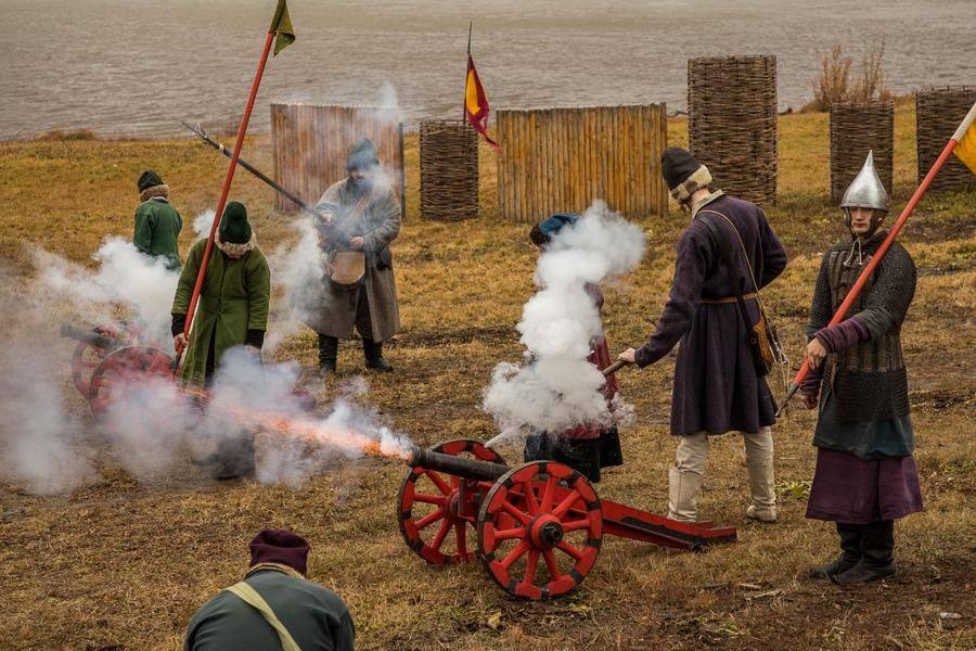 And here comes the first deafening cannon shot of the day!