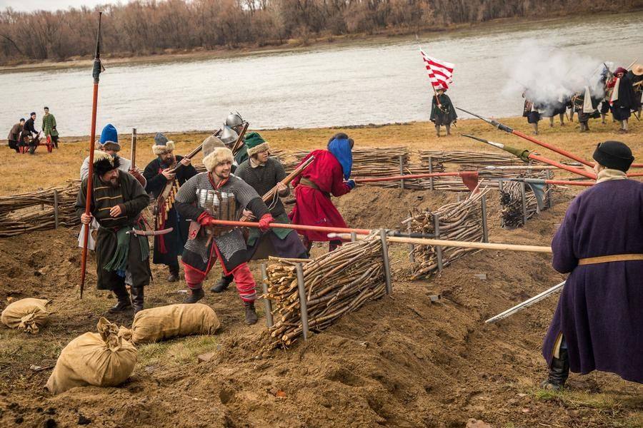 Fierce fighting unfolds on several fronts