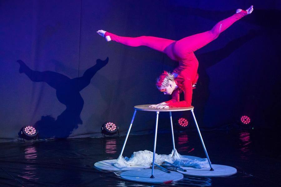 Sofia Komarova and her coaches truly know their way around equilibristics