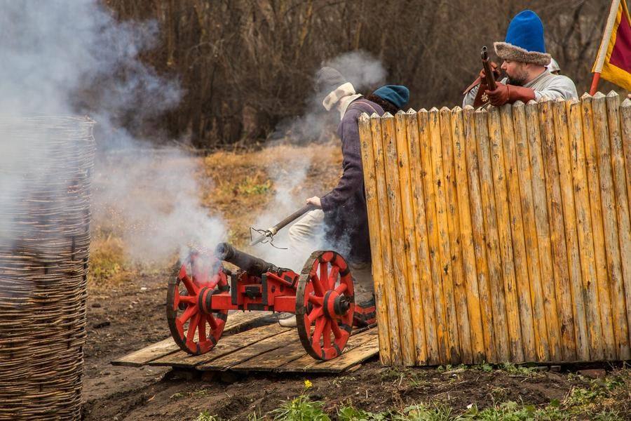 The militia’s artillery is small in number but effective