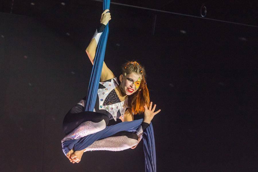 To keep the audience hooked during those moments, one needs strong charisma
