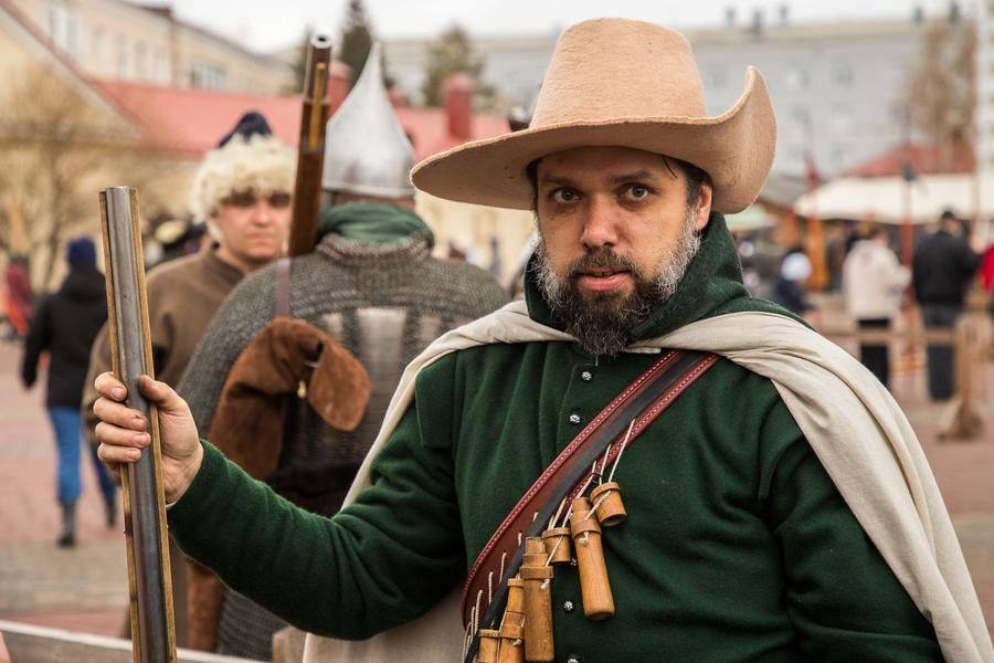 The neighboring location is given to the musketeers