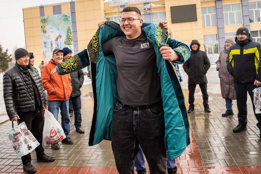 Still, the trials do have a winner: the chief strongman of Nowruz is Aslan Khamzin!