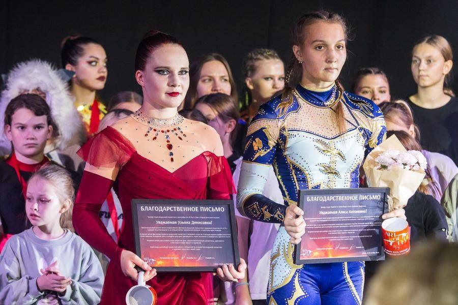 In the finale, the coaches are presented with letters of gratitude